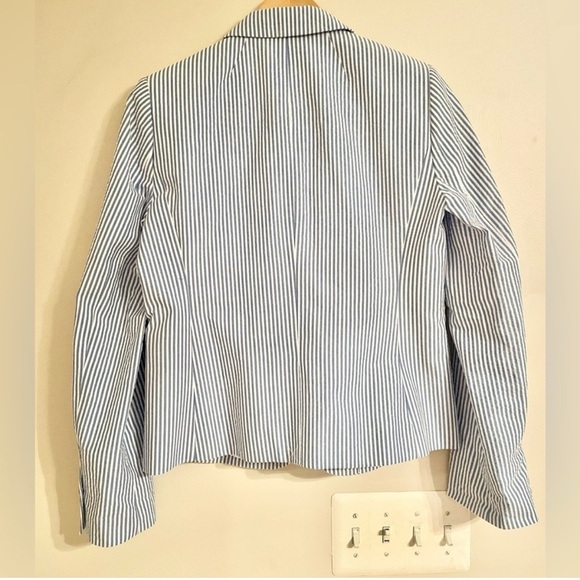 COPY - NWOT- J.Crew women’s Searsucker 100% cotton blazer blue, and white strip… - Picture 2 of 3